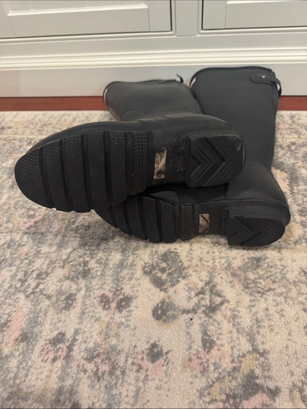 Hunter Women's Adjustable Black Rain Boots with Red Logo - Picture 6 of 6